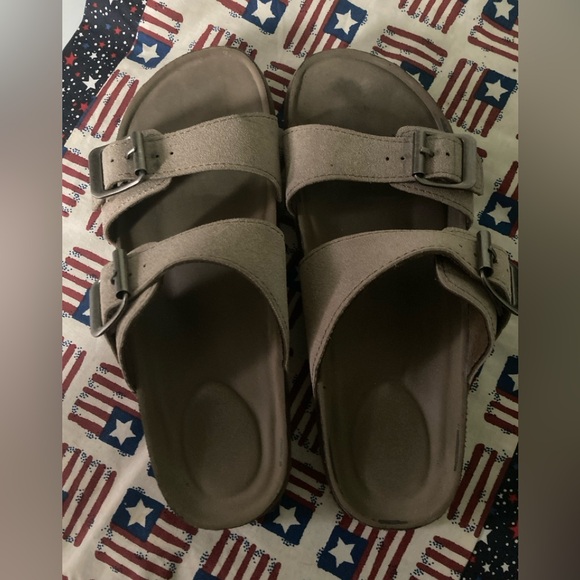 Madden Girl Shoes - Madden Girl women’s Tan Double Strap Sandals size 7